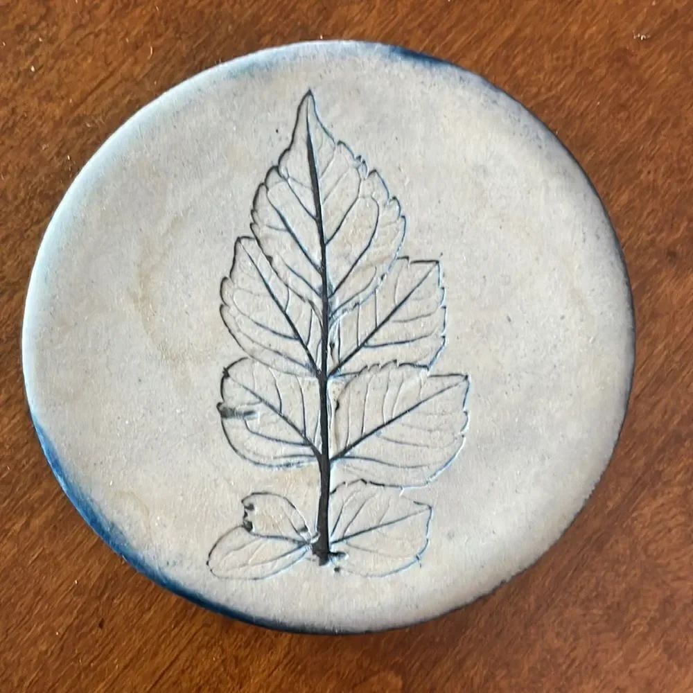 Handmade Porcelain Leaf Imprint Coaster Set - Picture 5 of 11